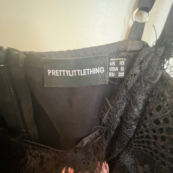 🚨CLEARANCE🚨 PrettyLittleThing Lace Trim Black Bodysuit Size 6 - Fair Condition - Picture 4 of 4
